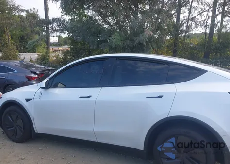 2026 Tesla Model Y Long Range Dual Motor All-Wheel Drive/Long Range Launch Series из США, поврежденный, VIN 7SAYGDEE7TA449451